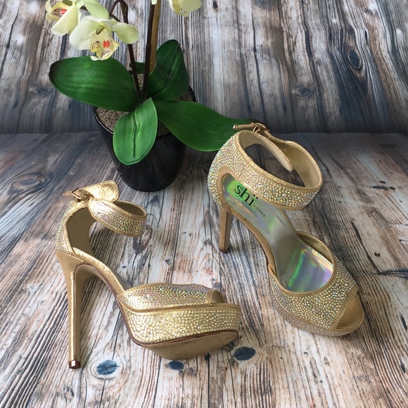 Shi by JOURNEYS Shoes - Shi by Journeys gold platform heels